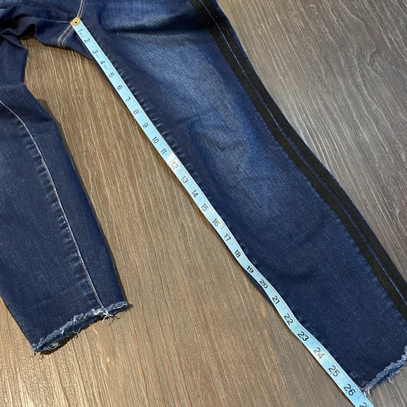 R jeans in lovely dark denim with some fading and piping down the sides. - Picture 8 of 9